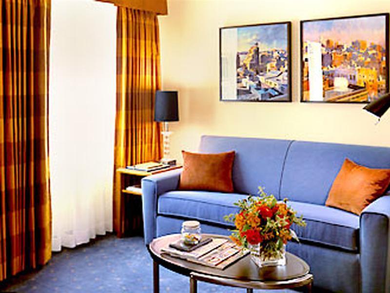 By Marriott Manhattan/times Square Nova York